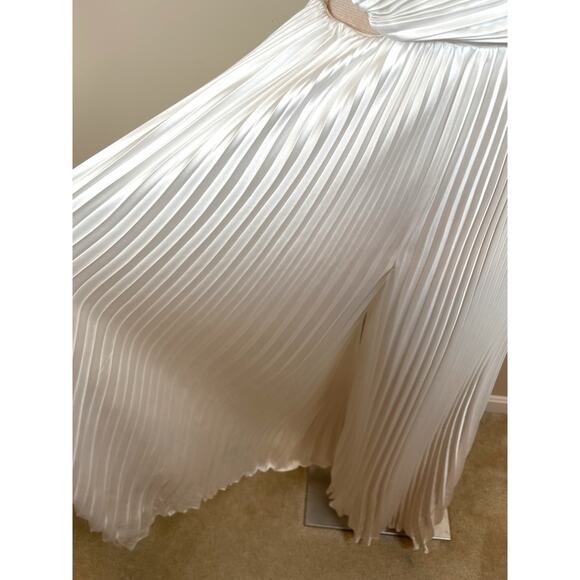 Alice + Olivia Powell Pleated Wide Leg Cutout White Jumpsuit Size 4 - Picture 6 of 10